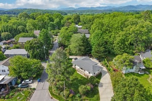 Langwell Ave-S1305-055.jpg