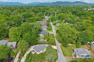 Langwell Ave-S1305-064.jpg