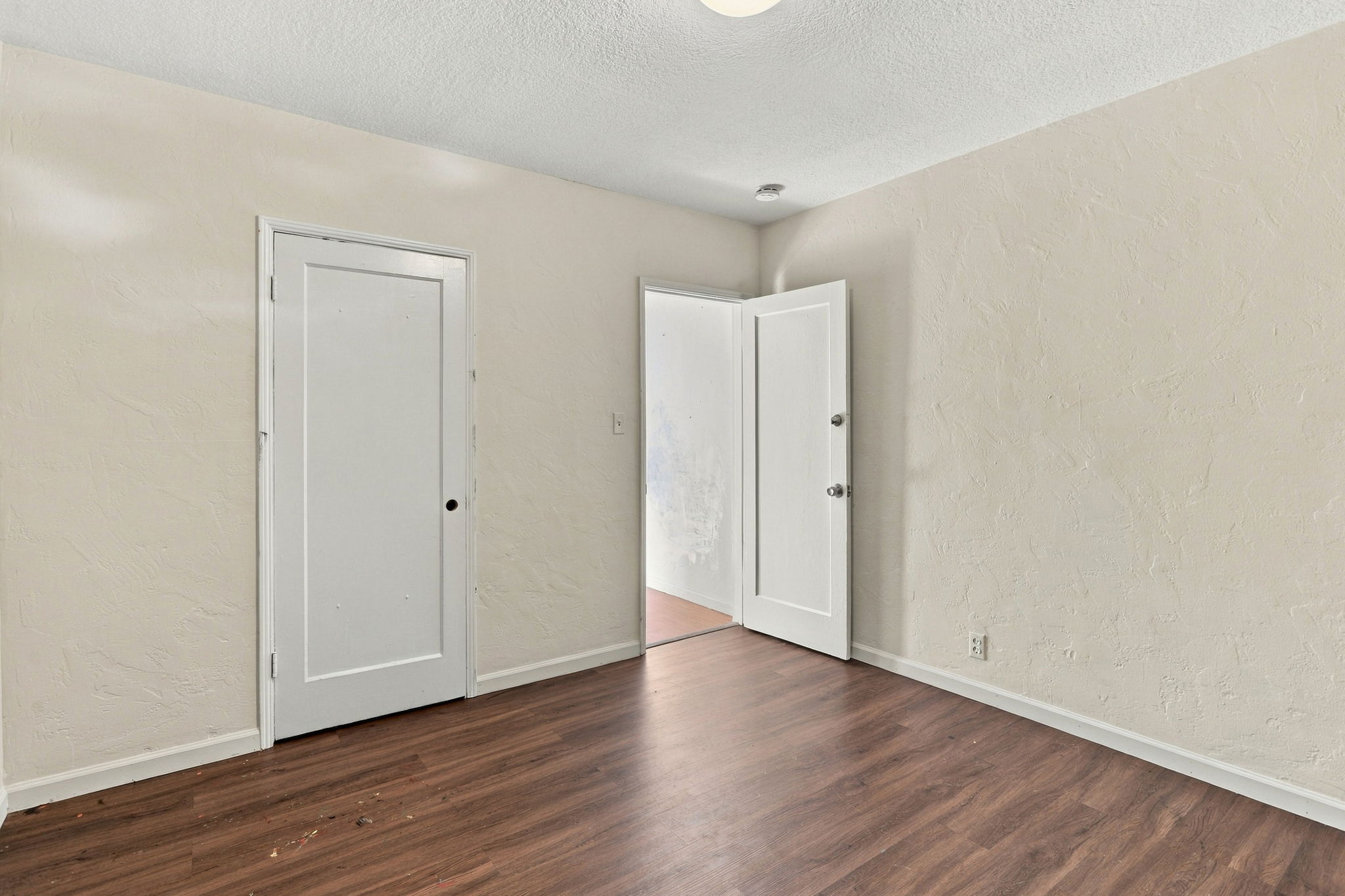 016_F8_57 N 34th St