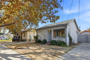 002_F8_57 N 34th St