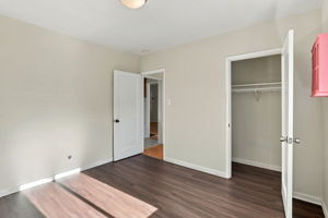019_F8_57 N 34th St