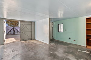 025_F8_57 N 34th St