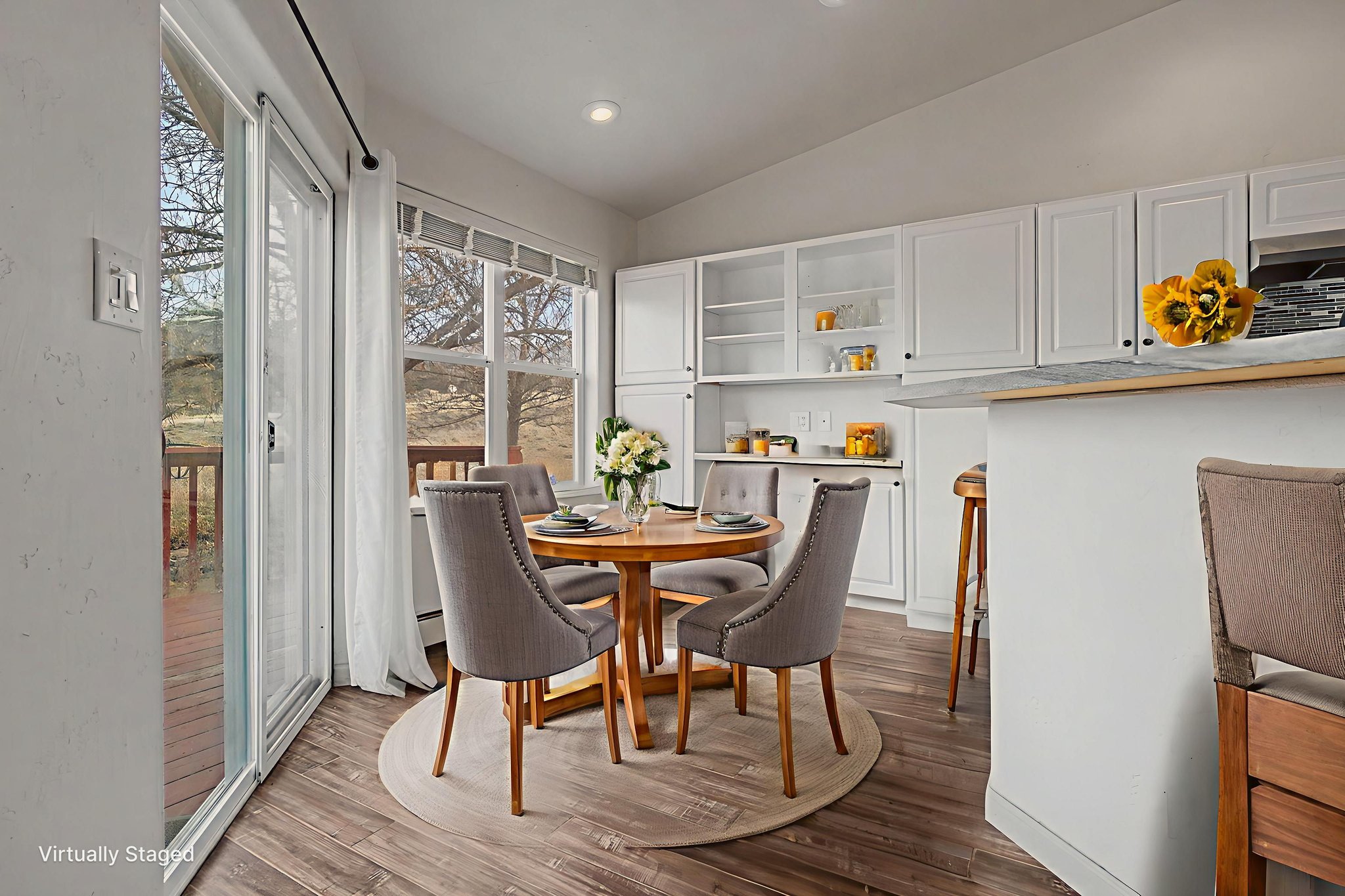 DSC04683 virtually staged.jpeg