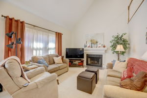 Picketts Ferry Dr-014