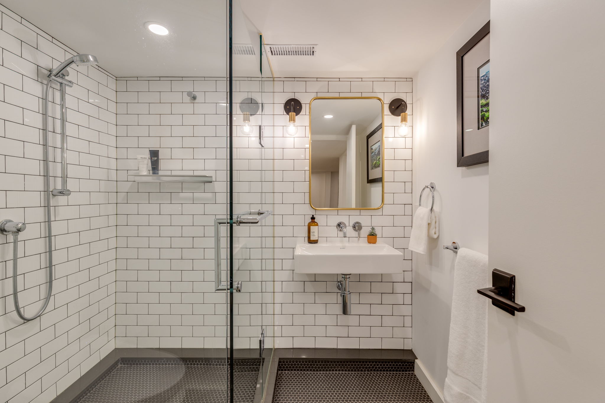 Toronto property showcase — delivered property photograph 38