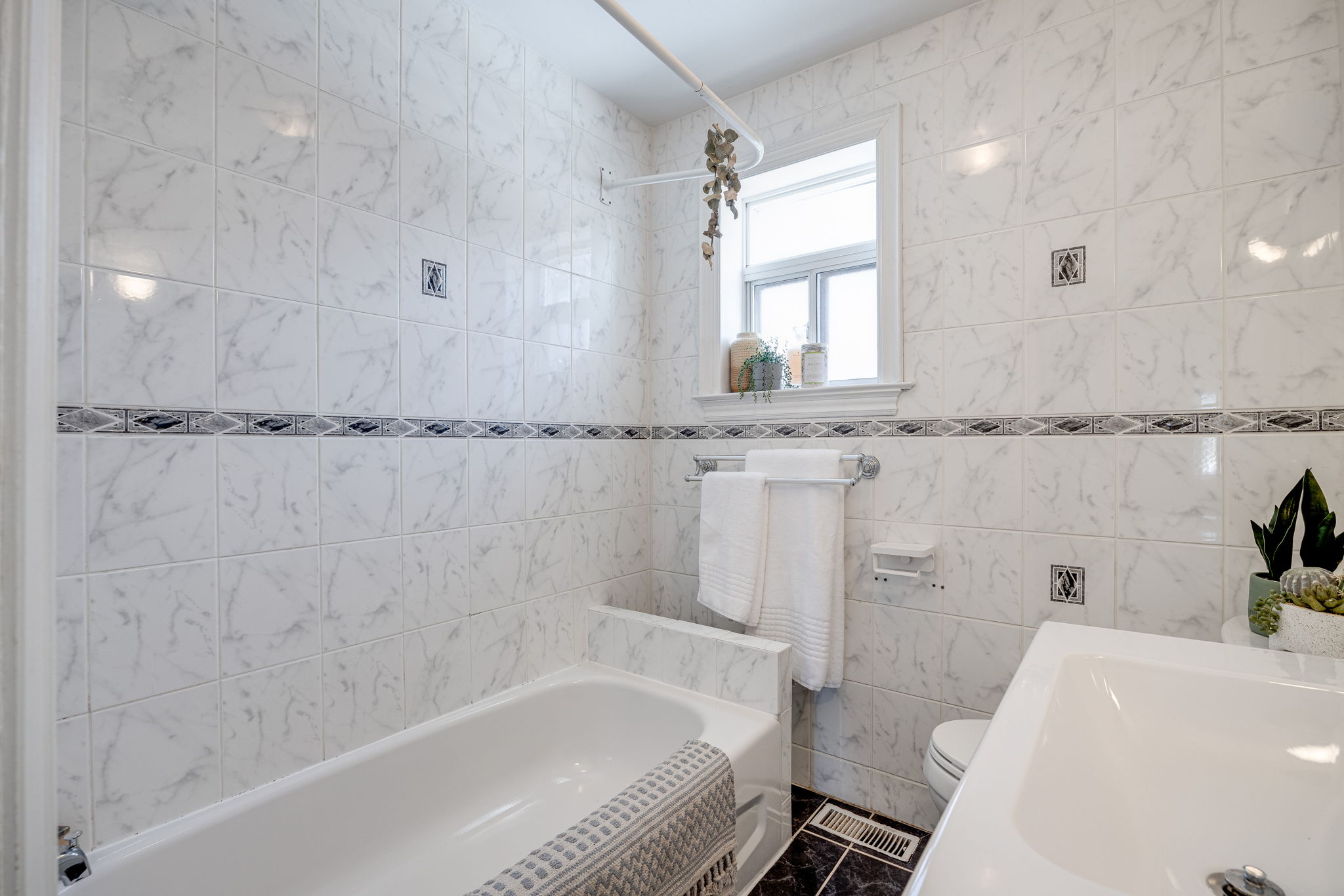 Toronto property showcase — delivered property photograph 24