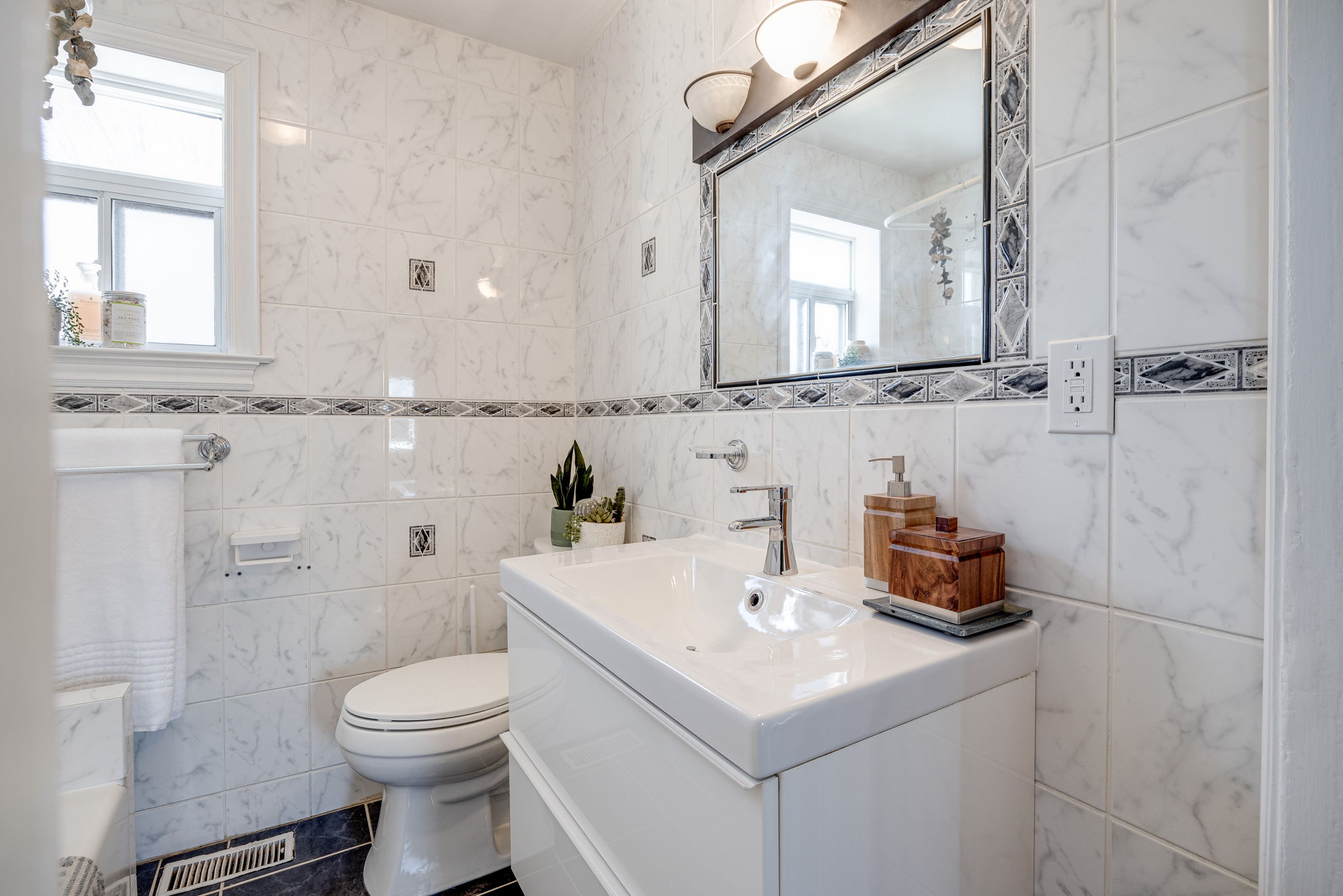 Toronto property showcase — delivered property photograph 25