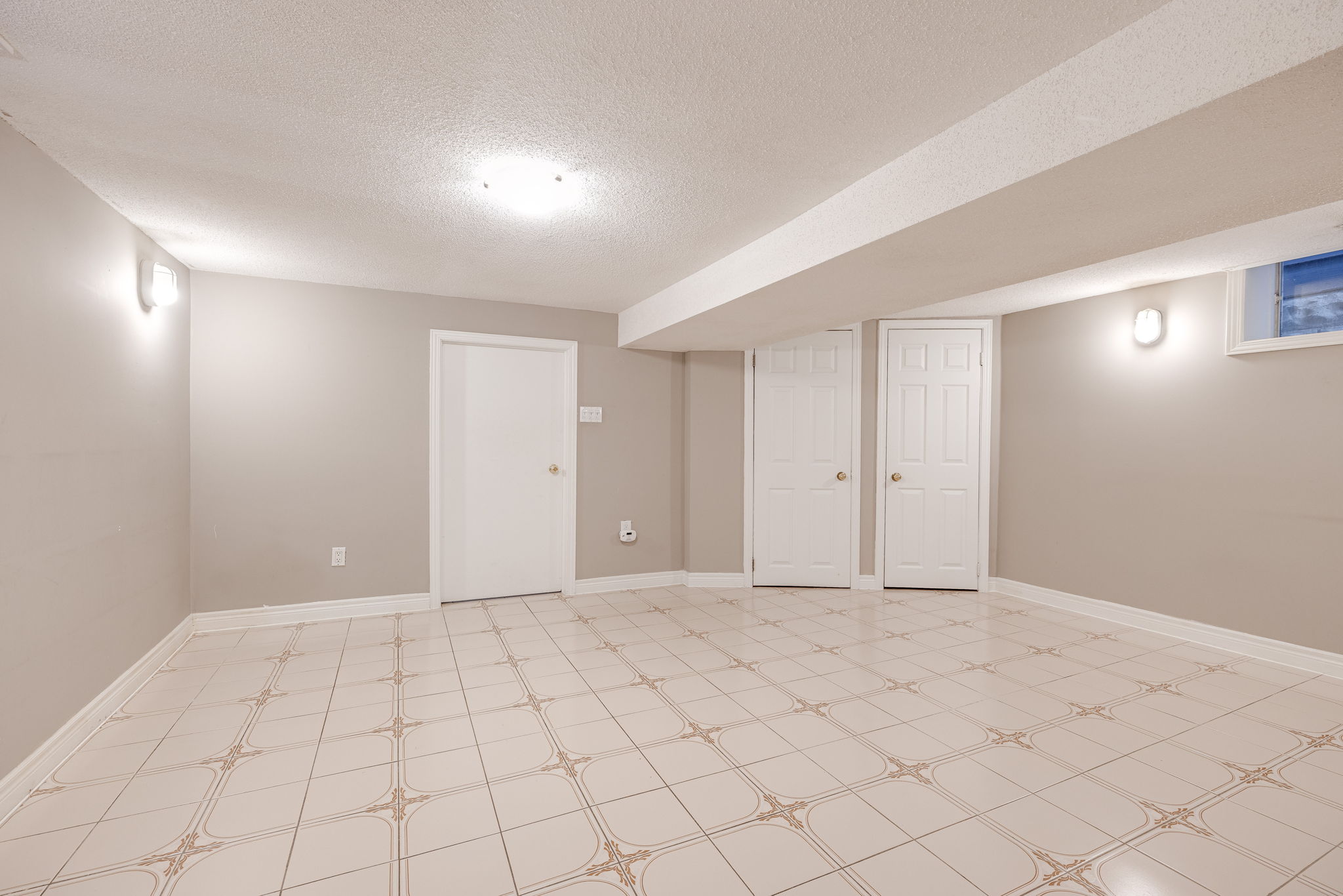 Toronto property showcase — delivered property photograph 28