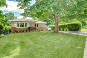57 Roxborough Rd, Newmarket ON