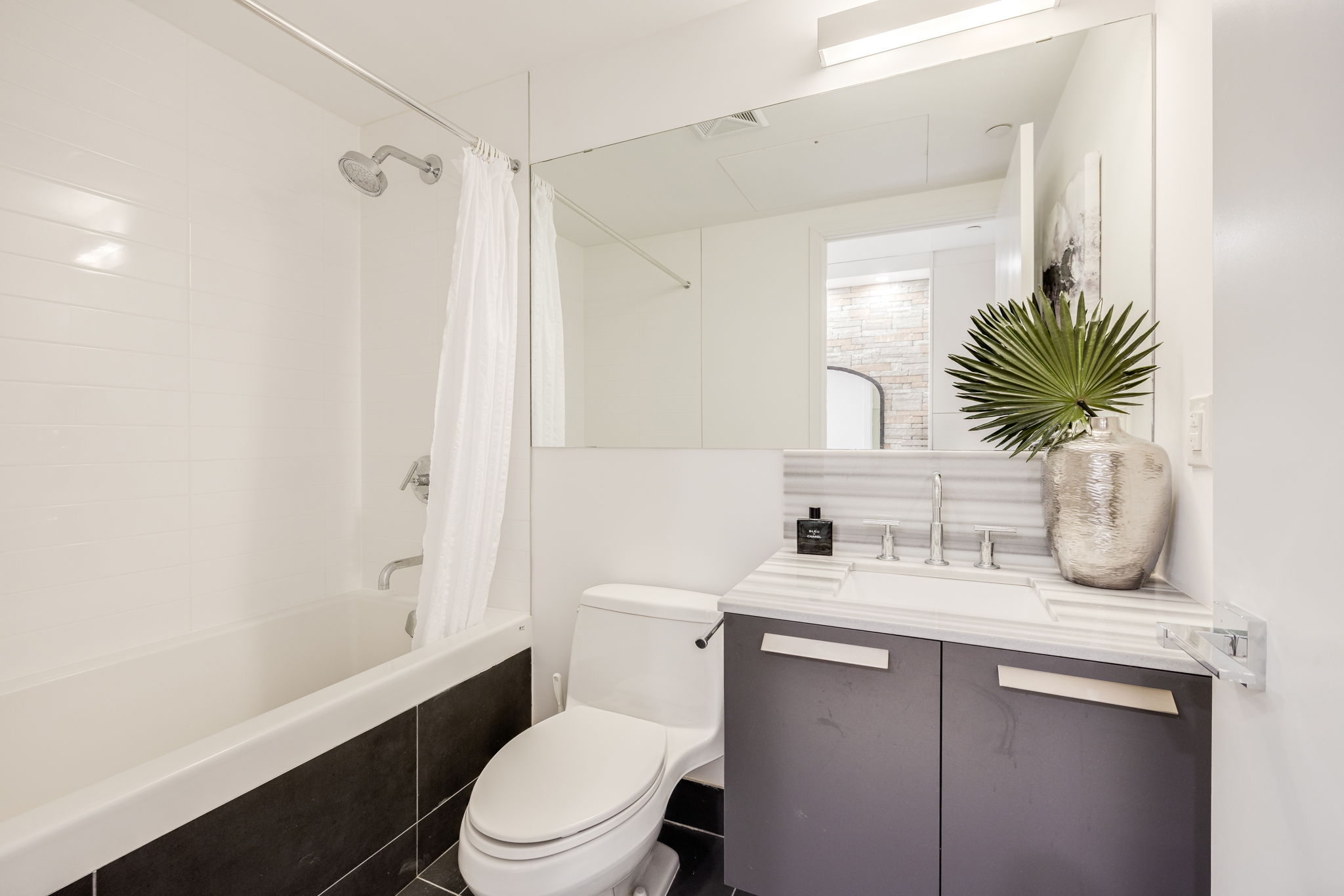Toronto property showcase — delivered property photograph 21