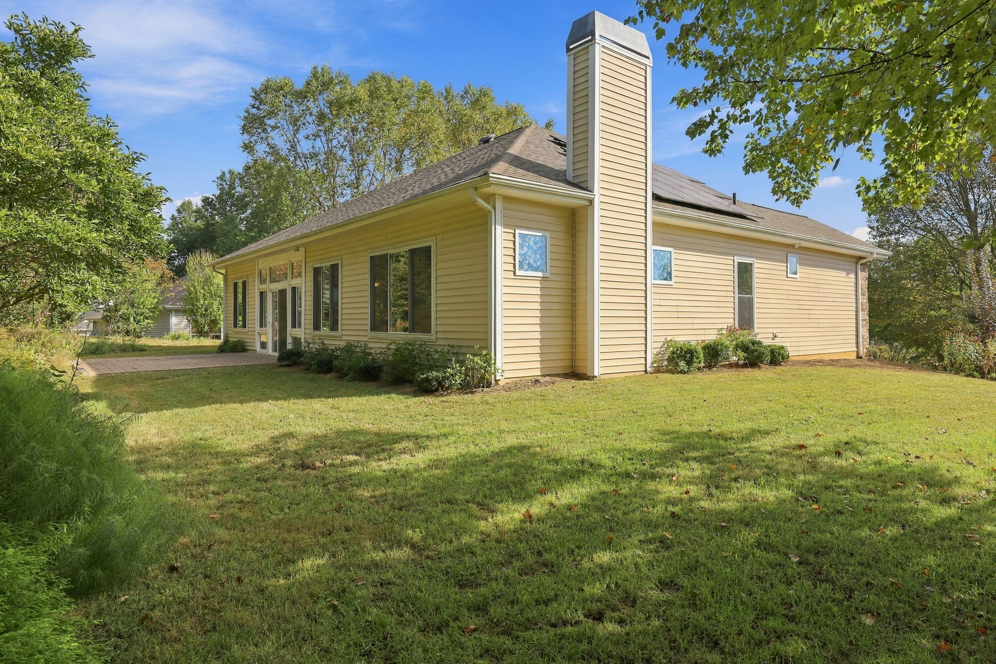  Photo 48
