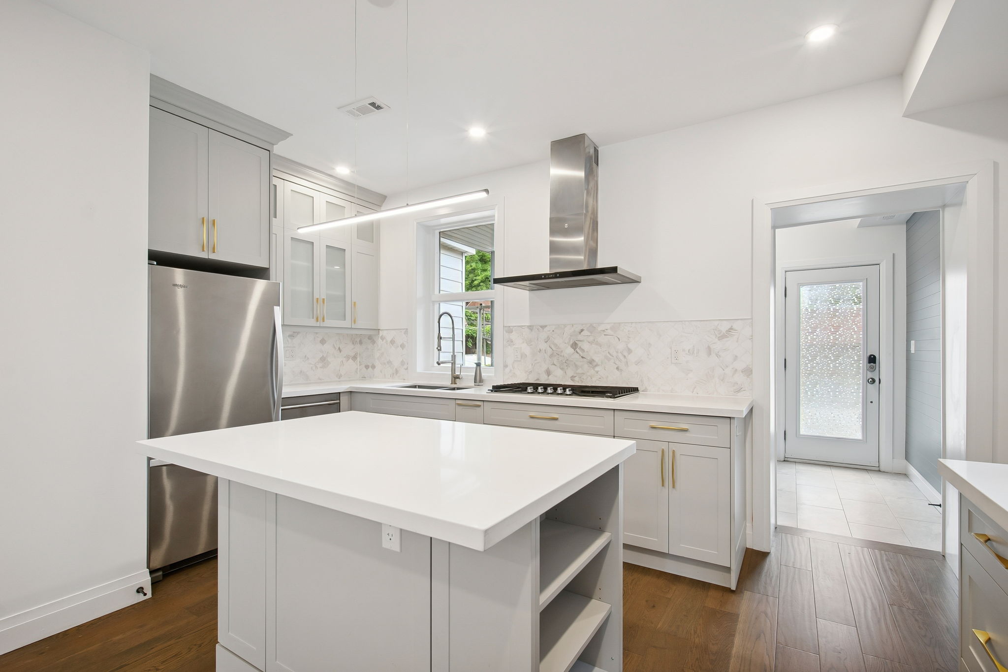 57 Westmoreland Ave Toronto, ON M6H 2Z8