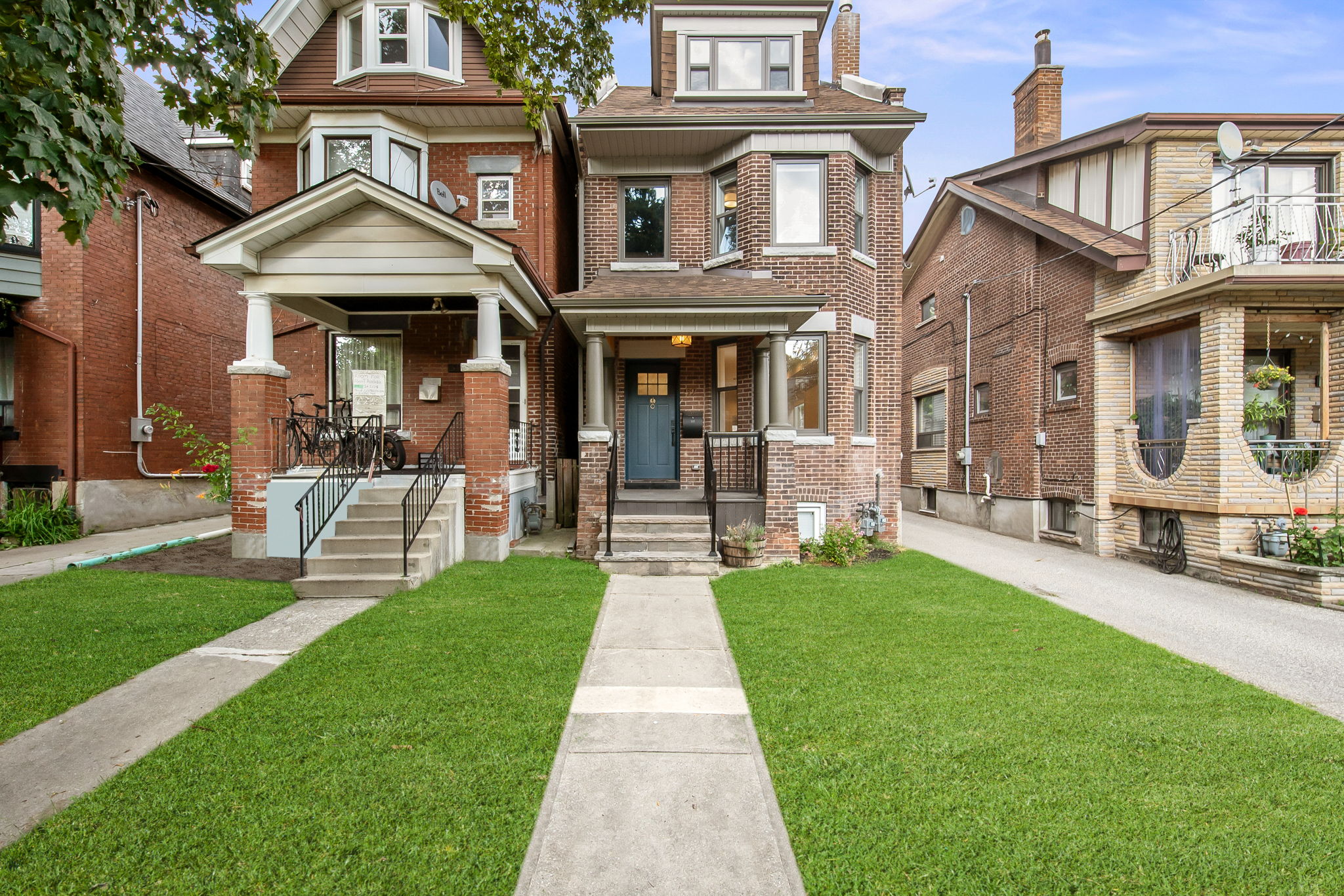 57 Westmoreland Ave Toronto, ON M6H 2Z8