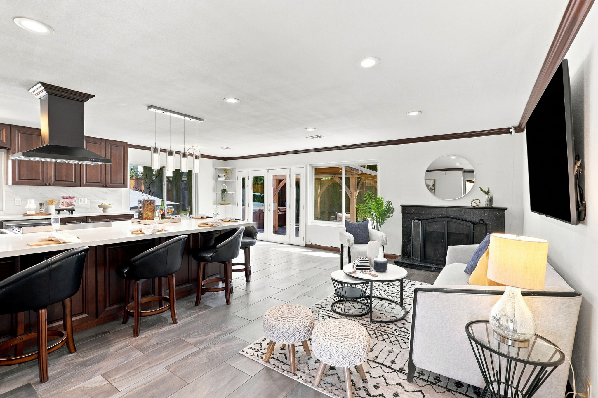007_F8_570 Biscayne Ct