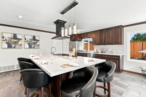 011_F8_570 Biscayne Ct