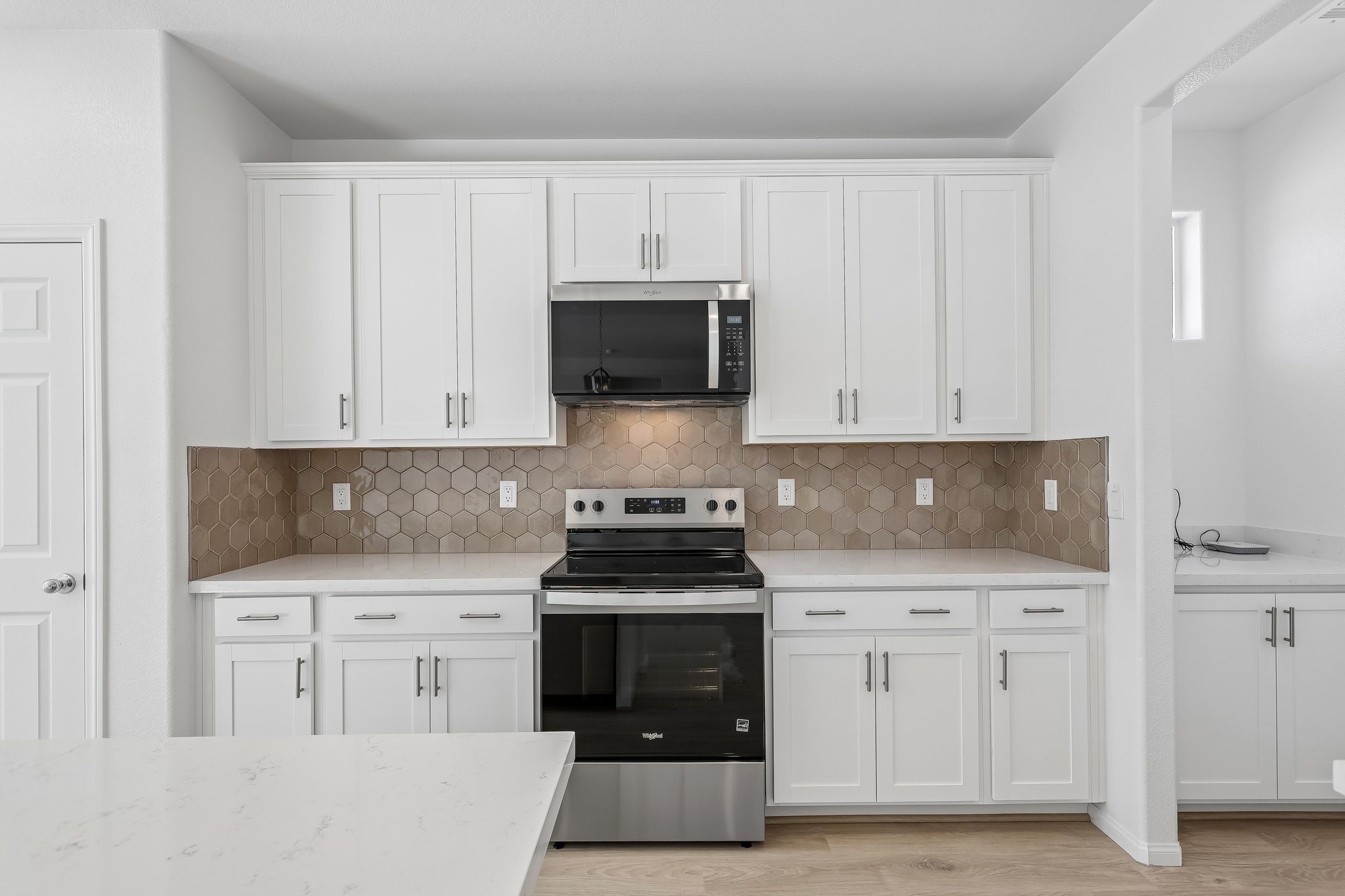 570 Hamilton Dr-S2710-012.jpg
