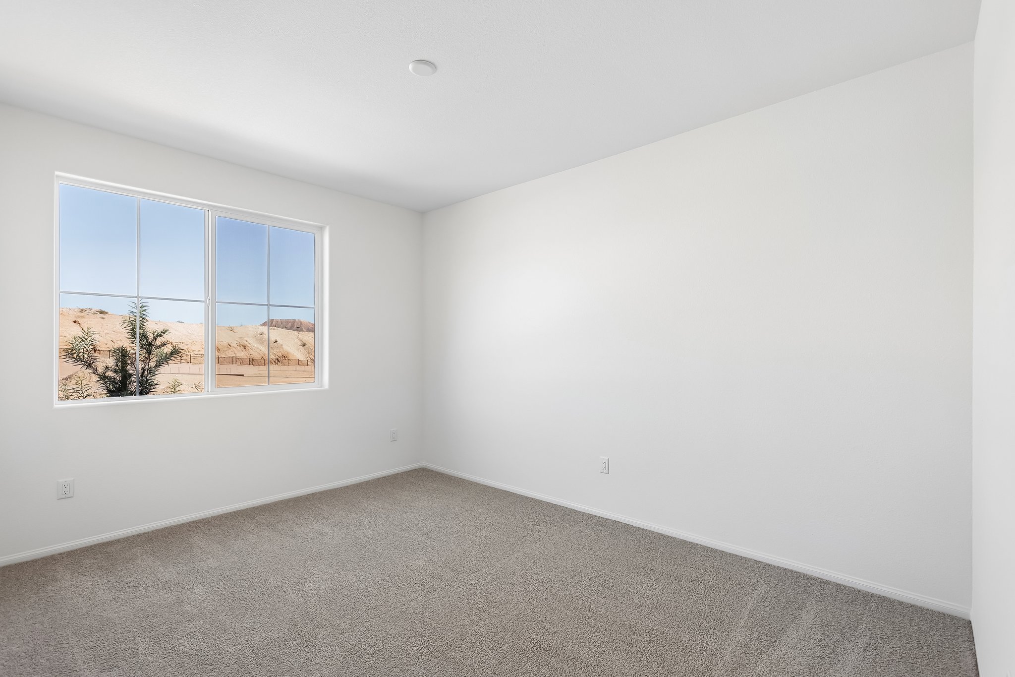 570 Hamilton Dr-S2710-016.jpg