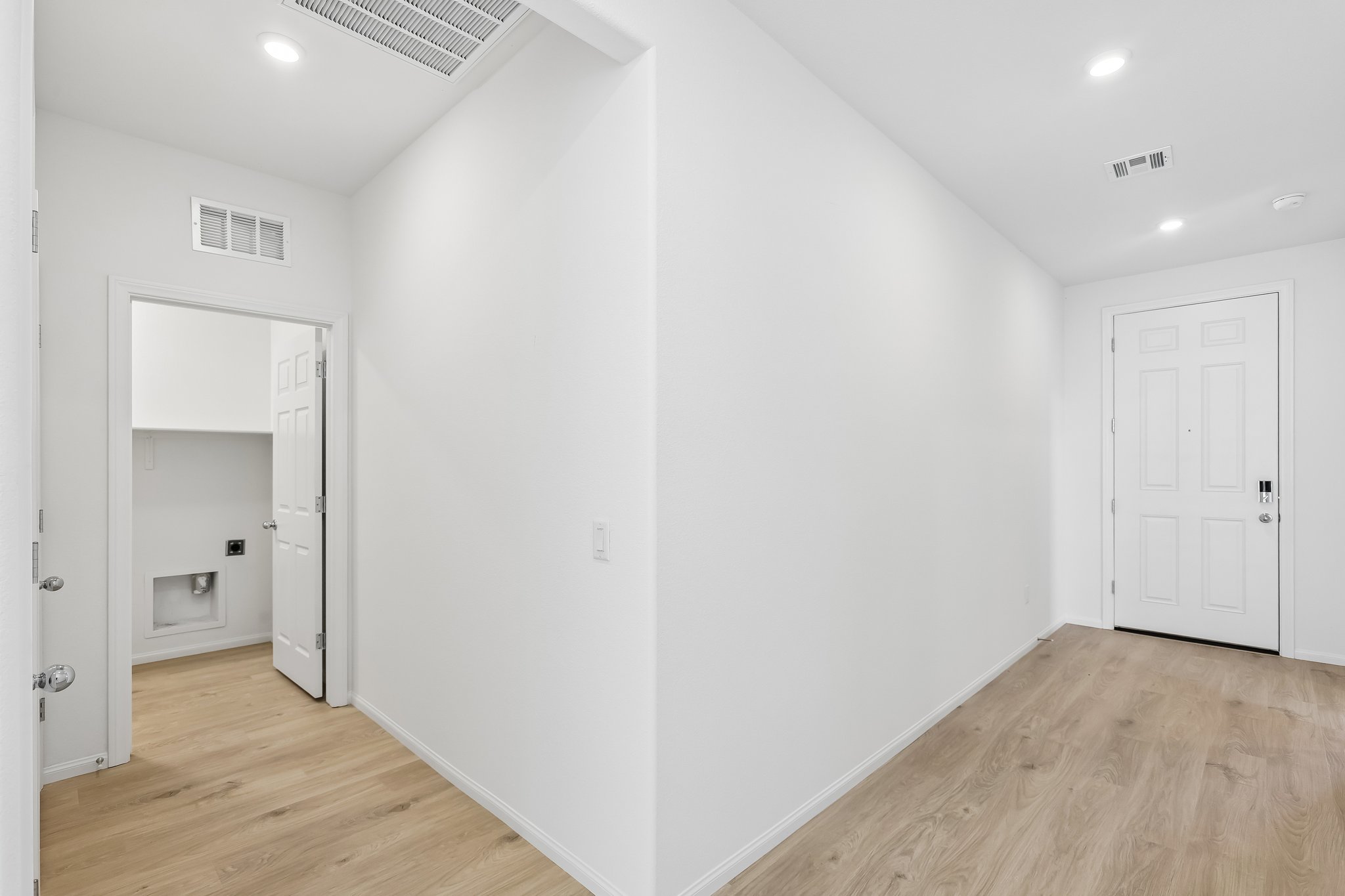 570 Hamilton Dr-S2710-022.jpg