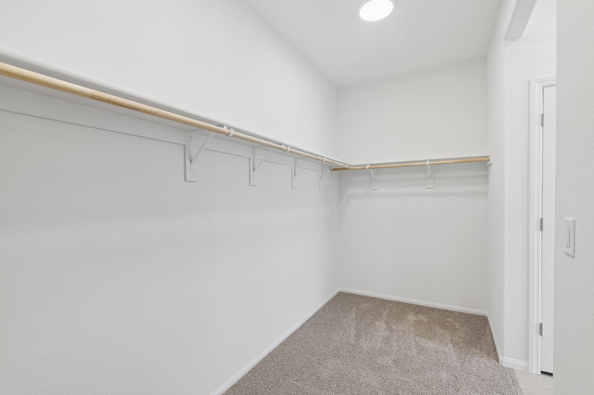 570 Hamilton Dr-S2710-032.jpg