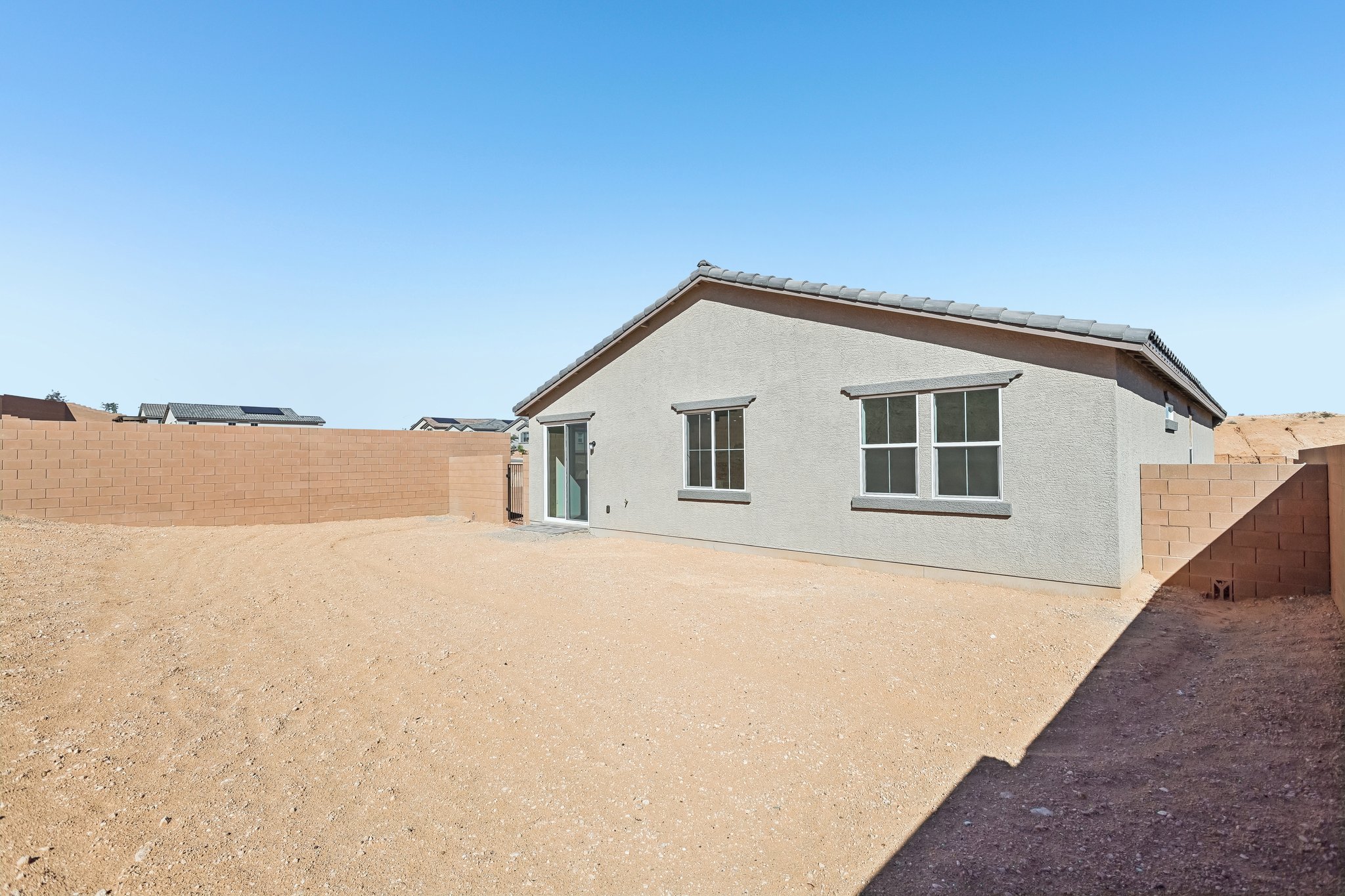 570 Hamilton Dr-S2710-036.jpg