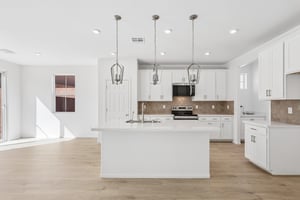 570 Hamilton Dr-S2710-009.jpg