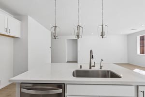 570 Hamilton Dr-S2710-013.jpg