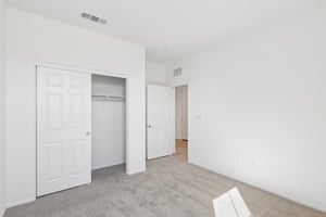 570 Hamilton Dr-S2710-020.jpg