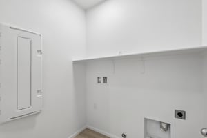 570 Hamilton Dr-S2710-023.jpg