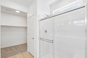 570 Hamilton Dr-S2710-029.jpg