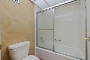  Photo 33