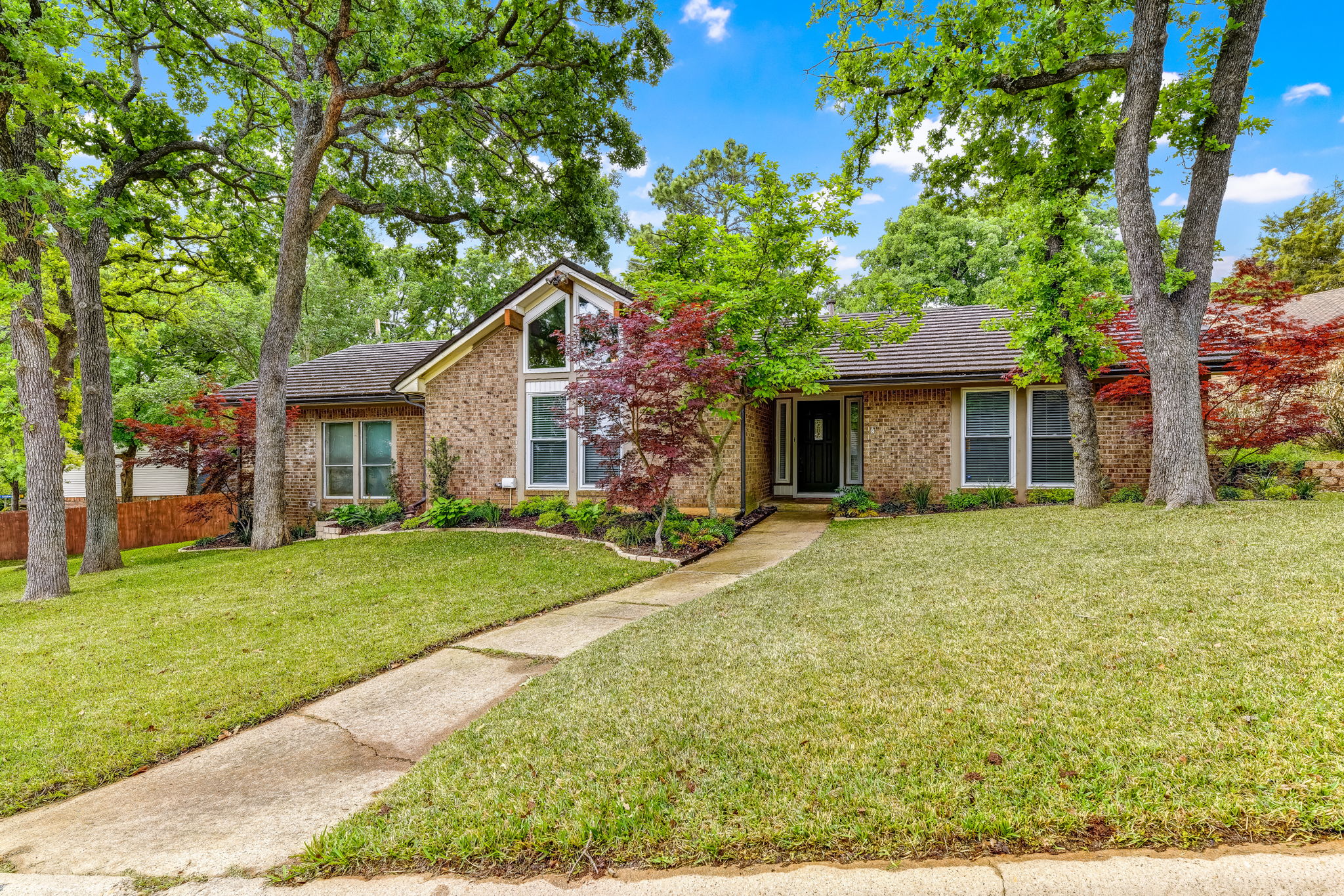 5700 Stage Line Dr, Arlington, TX 76017 Gold Sprint Media