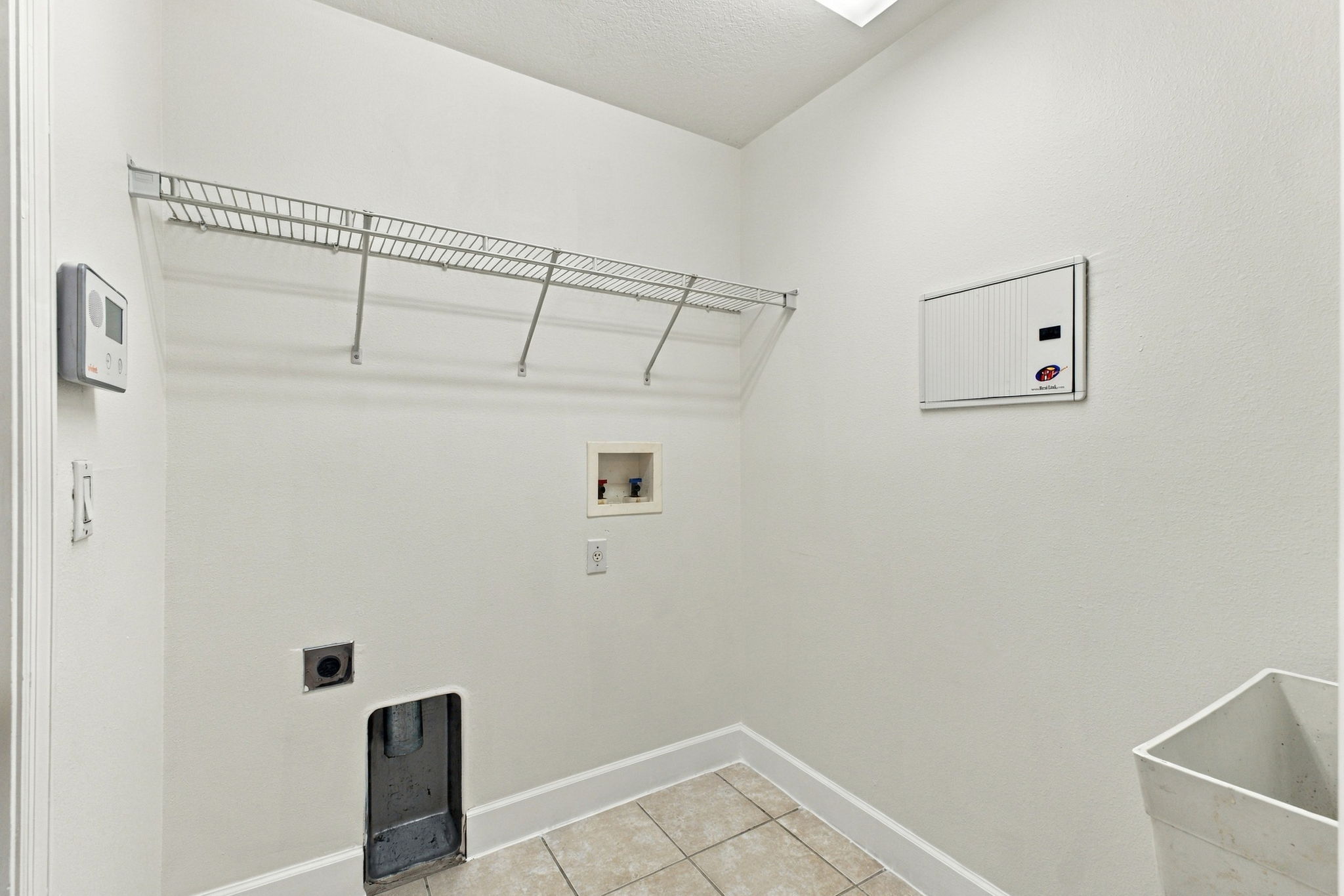  Photo 48