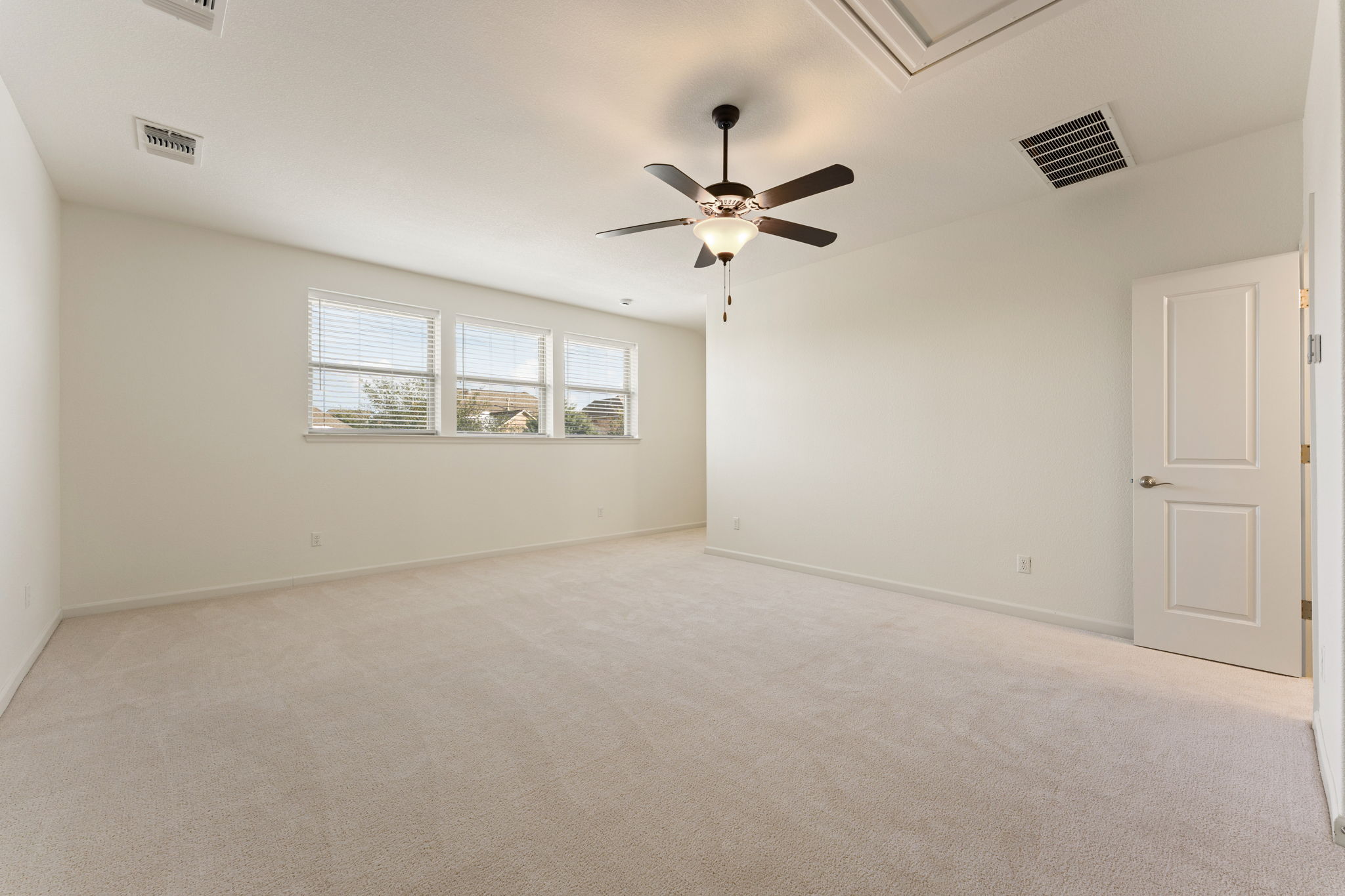 Guest Bedroom/Bonus Room