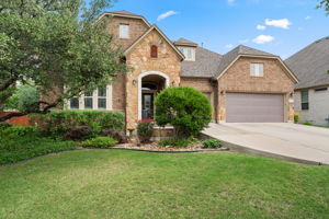 The front landscaping is also gorgeous.