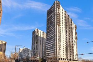 5701 N Sheridan Rd 28Q_003