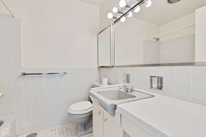 5701 N Sheridan Rd 28Q_011
