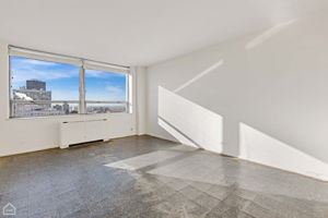 5701 N Sheridan Rd 28Q_013