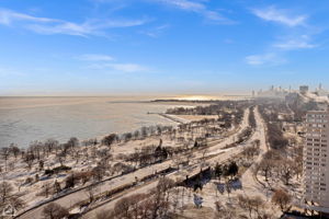5701 N Sheridan Rd 28Q_015