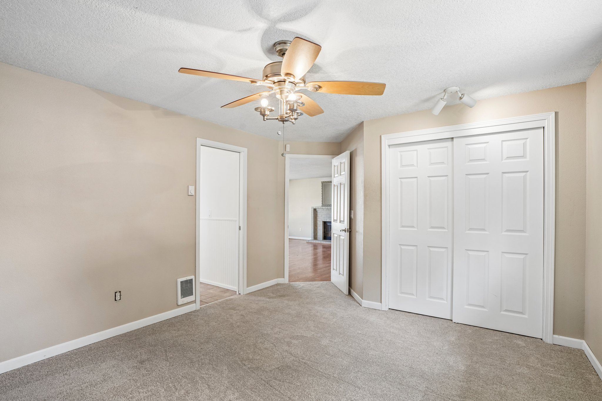 NE 91st Ct-S2507-024.jpg