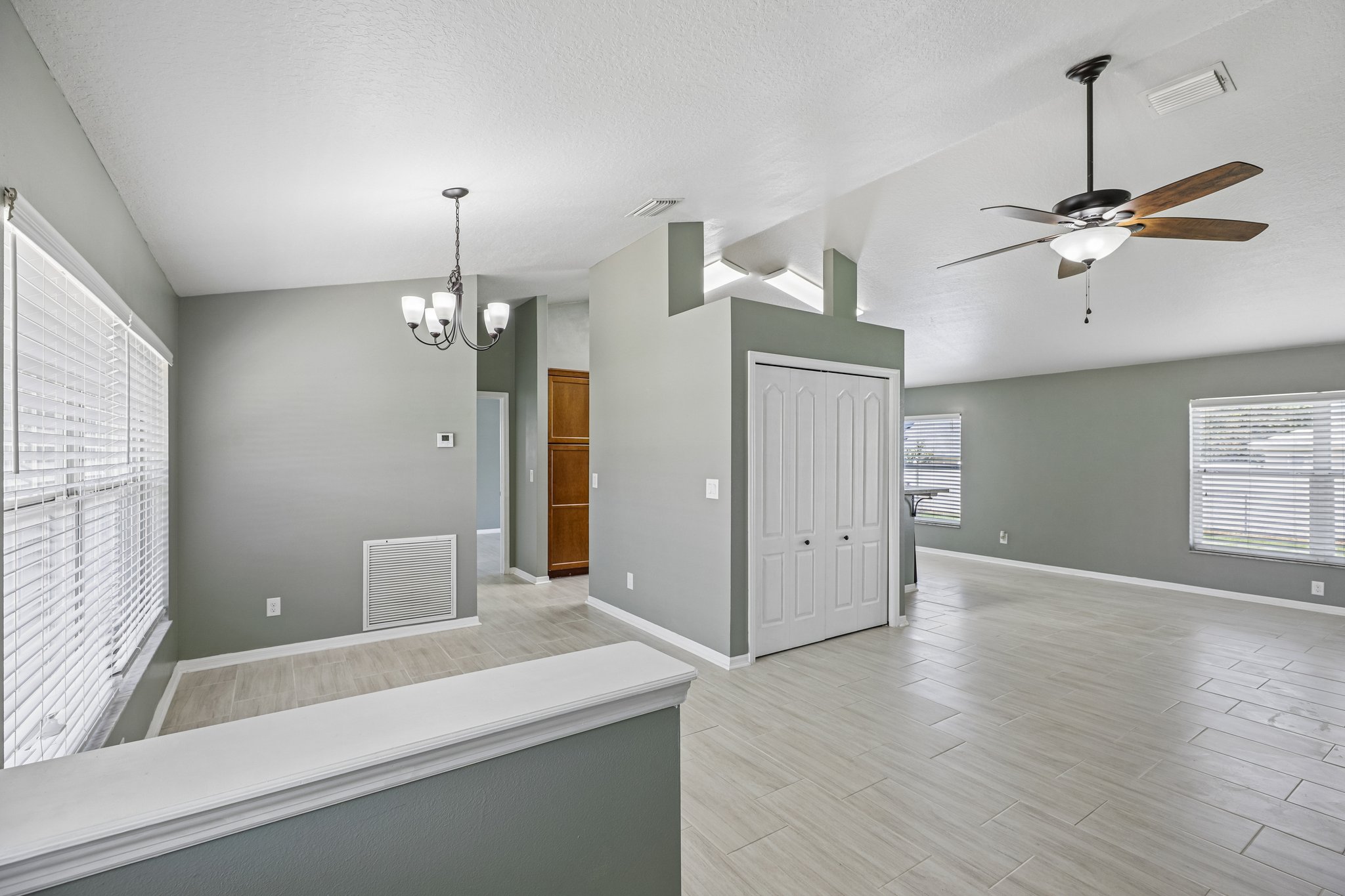 SW 89th Pl-S1208-011.jpg