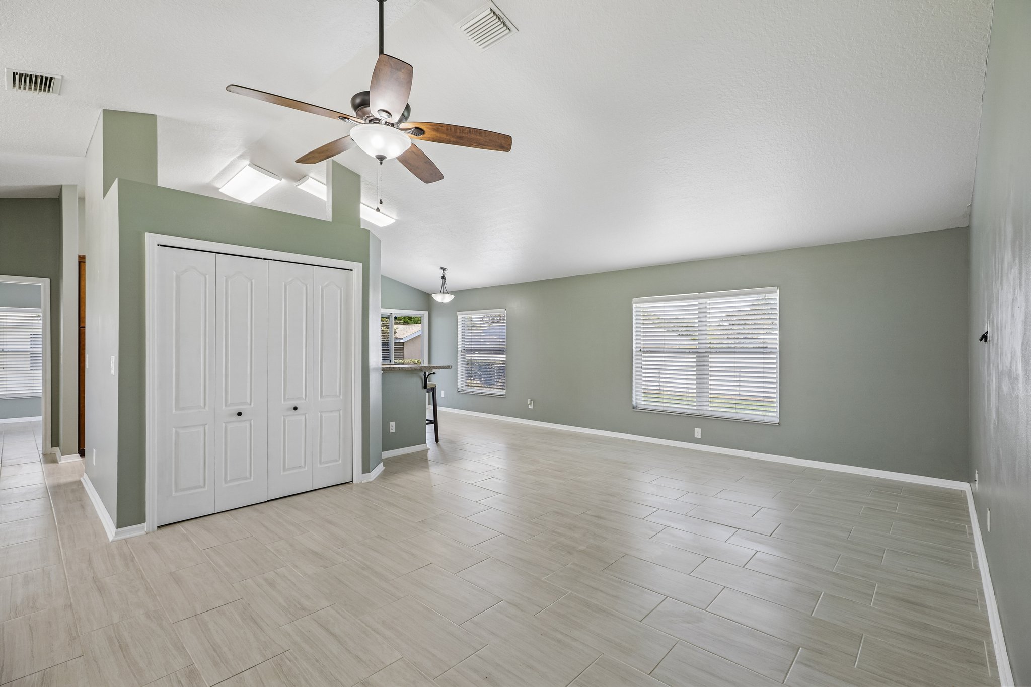 SW 89th Pl-S1208-012.jpg