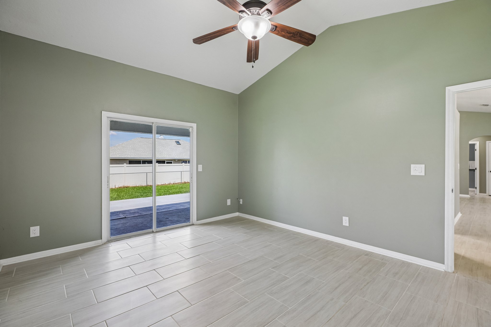 SW 89th Pl-S1208-029.jpg