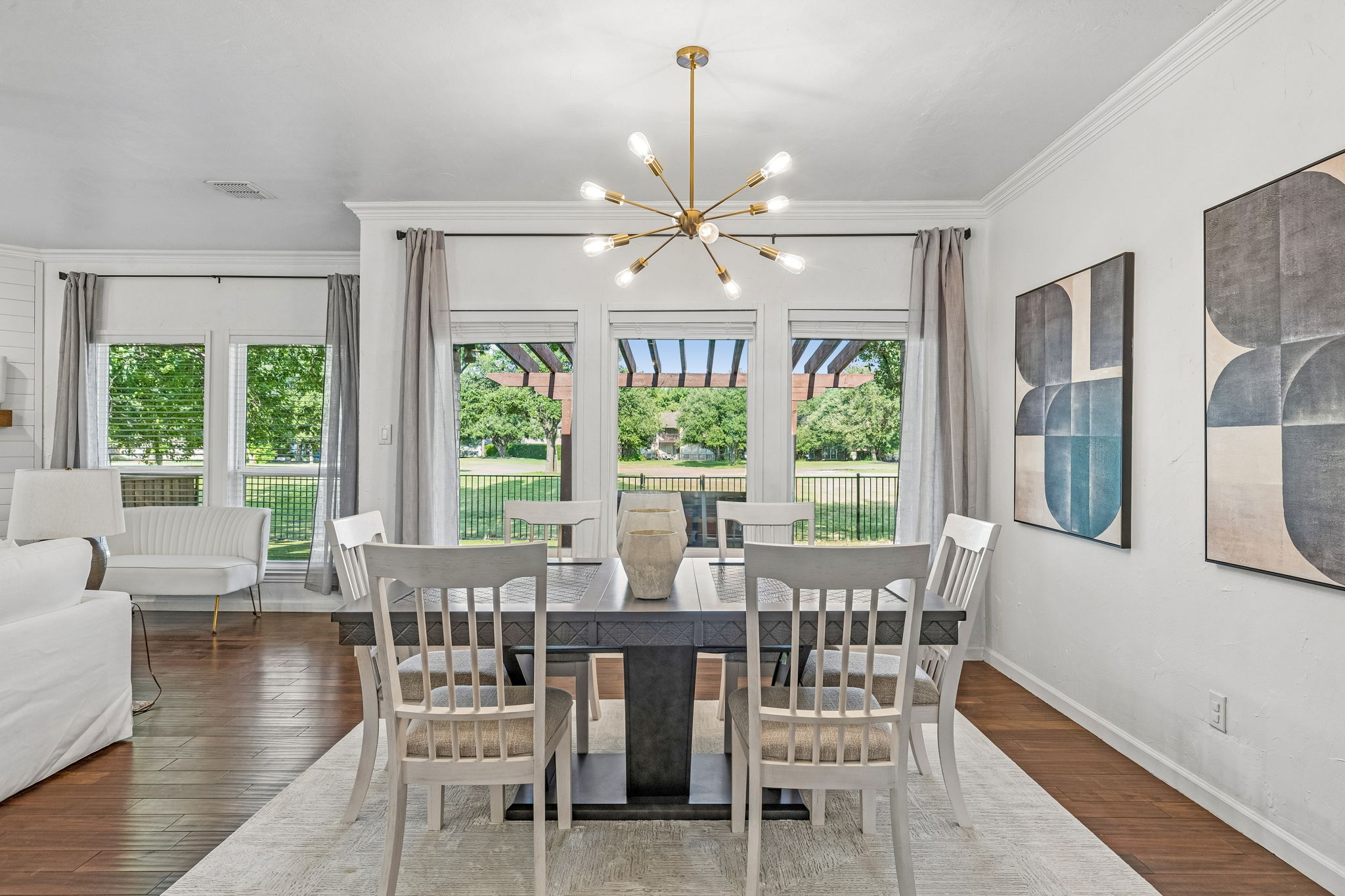 Gracious dining