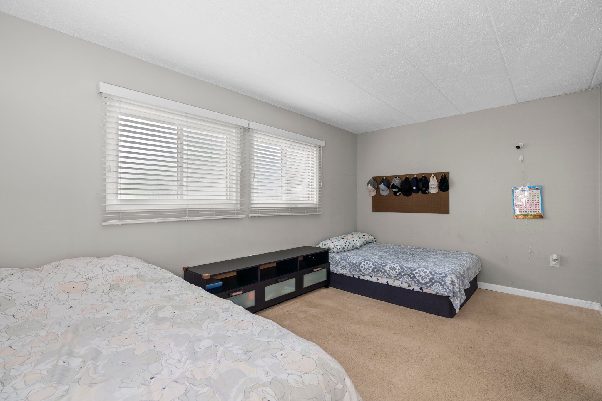 22. Main bedroom.jpg