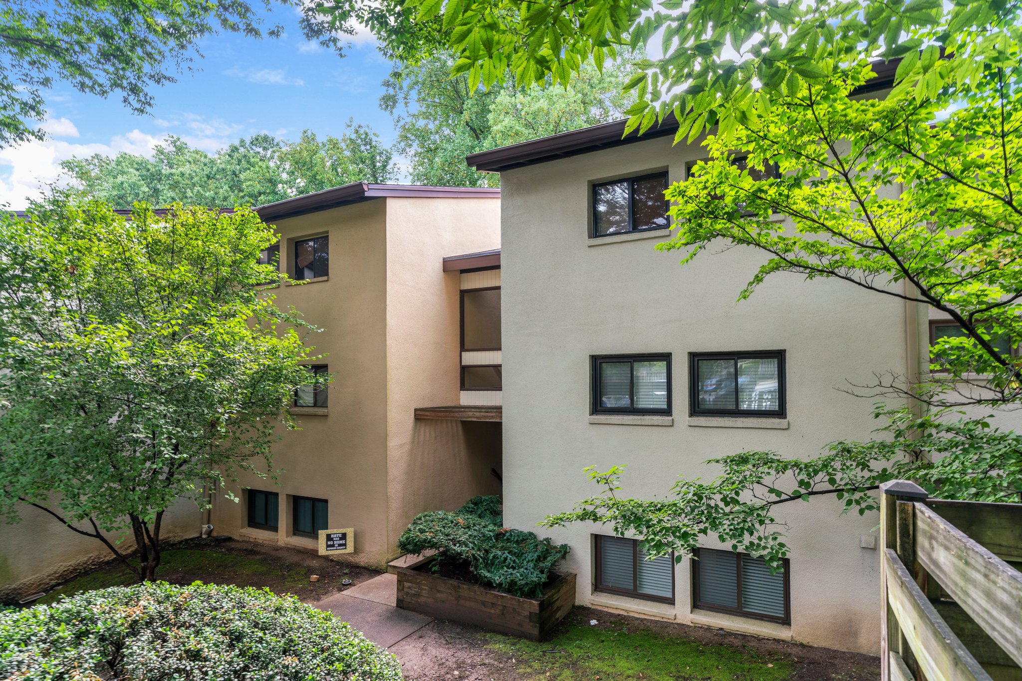 02. Front of house.jpg