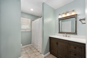 5709-SVDT-ML-BR6-Private-Bath