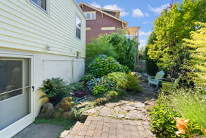 Photo 30