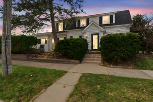 571_Griggs_St_S_Saint_Paul_MN_068 day to dusk.jpeg