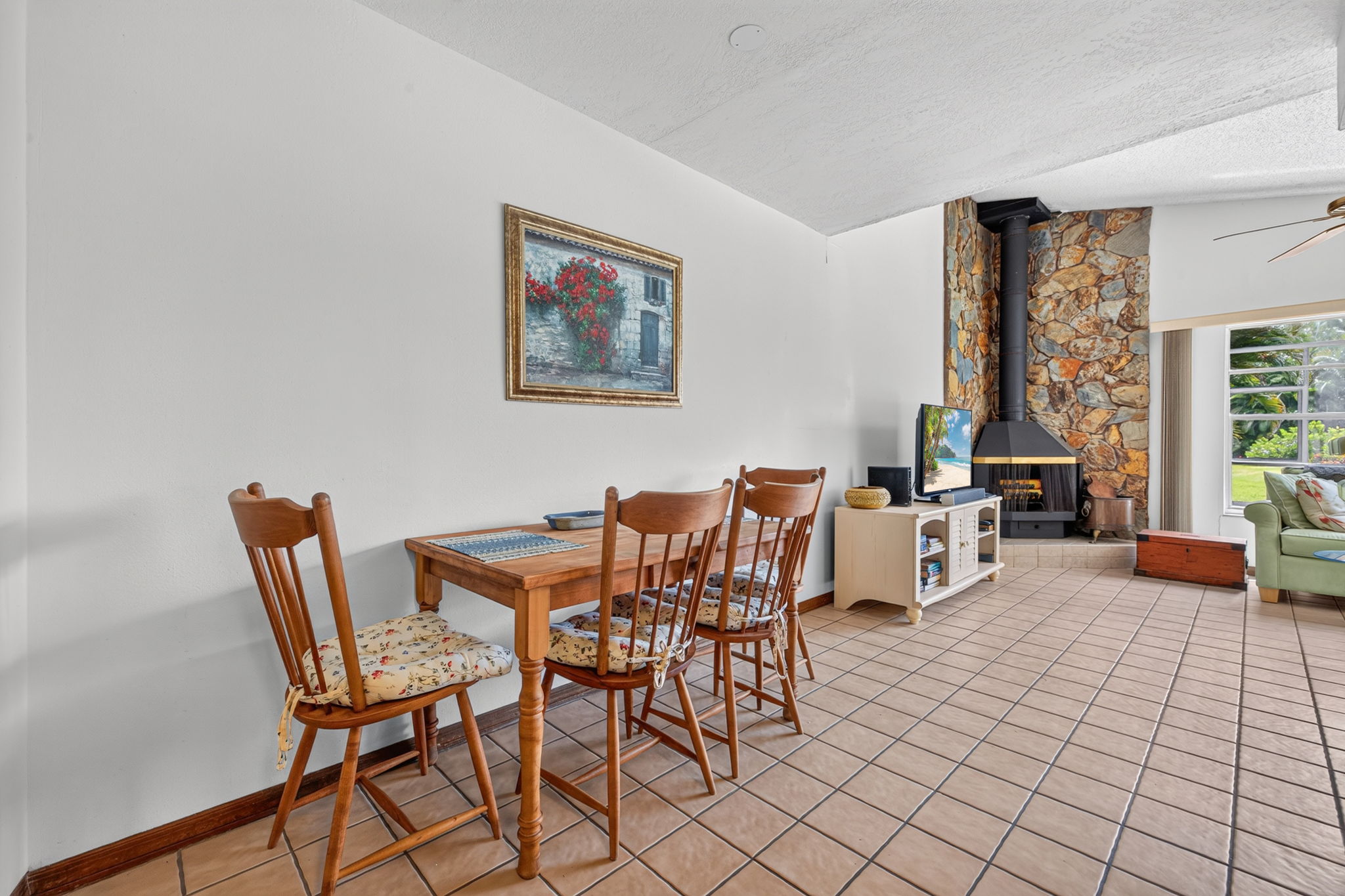 Breakfast Nook 1