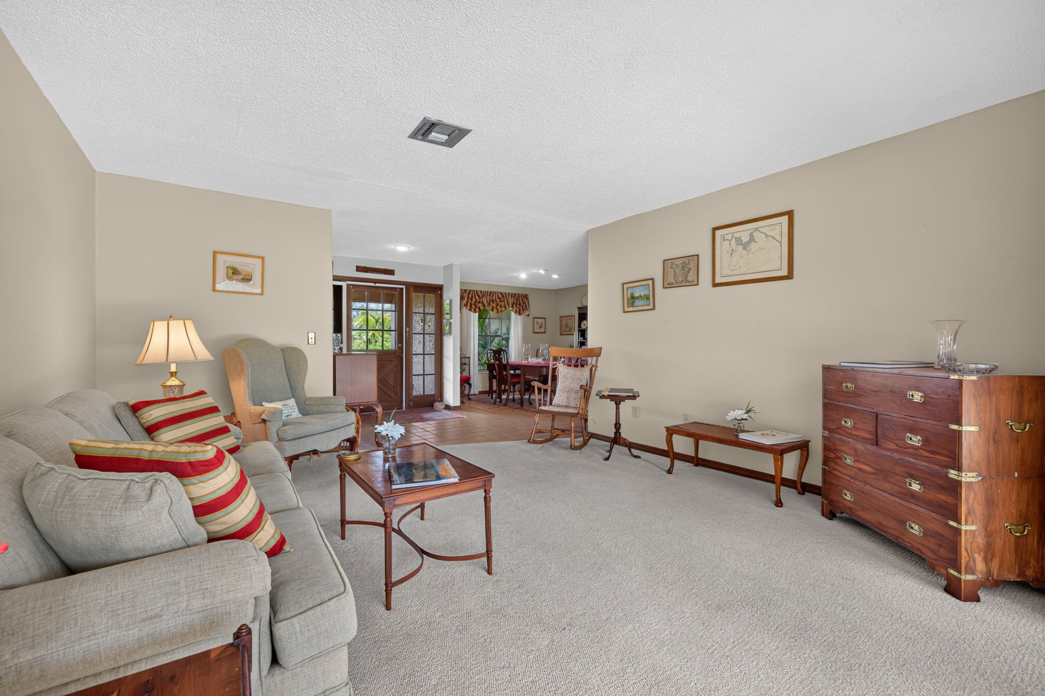 Living Room 4
